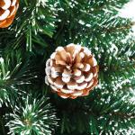 Kunstkerstboom met verlichting, dennenboom, groen, pvc, met sneeuweffect, met dennenappels, kerstdecoratie met metalen standaard, 120 cm