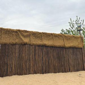 Kunststrodak, vuurvaste rol van kunststro, synthetisch rietdak, kunstrietdak, simulatie strodak, nep strodak, voor terras, tuinhek, decoratie (0,5 x 5 m (19.
