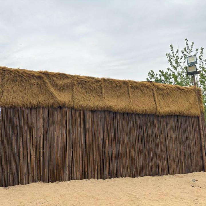 Künstliche Strohdachdach, Feuerfeste Künstliche Strohrolle, Synthetisches Reetdach, Künstliche Reetdachrolle, Simulation Strohdach, Gefälschtes Strohdach, Für Terrasse Gartenz