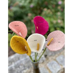 Vilten bloemen, handvilt, enkele lelie/flamingobloem/calla, bloemen van vilt, Fair Trade handgemaakt (1 bloem (geel))