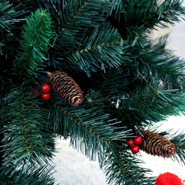 Kunstkerstboom met dennenappels en hulst met 1017 takken incl. metalen standaard, dennenboom, kunstboom (Luvi-naalden | 210cm)