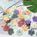 , 50 stuks, madeliefjes, bloemkoppen 5 cm, zijden bloemen, decoratieve bloemkoppen voor bruiloft, feest, huis, scrapbooking en doe-het-zelf knutselen, meerkleurig