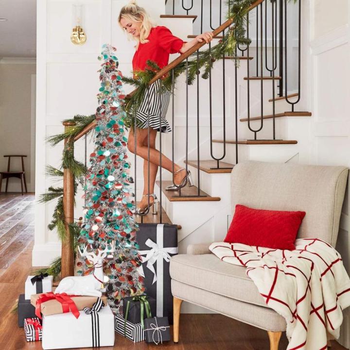 Kunstkerstboom met standaard, 1,5 m, opvouwbare pop-up kerstboom met pailletten voor Kerstmis, feestbenodigdheden, huisdecoratie, zilverkleurig