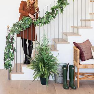 23,6 Zoll Künstlicher Norfolk-Kiefernbaum, Künstlicher Weihnachtsbaum mit Topf, Grüner Künstlicher Weihnachtsbaum, Tisch-Weihnachtsbaumdekoration für die Veranda, Innen- und