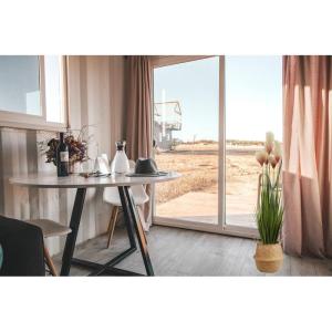 Kunstgras, kunstgras, decoogras, kunstplant, kamerplant, groene plant, kunstmatige plant, decoratie, in zwarte pot, zeer realistisch, groen (136 cm - artikelen. MN-KP-2225)
