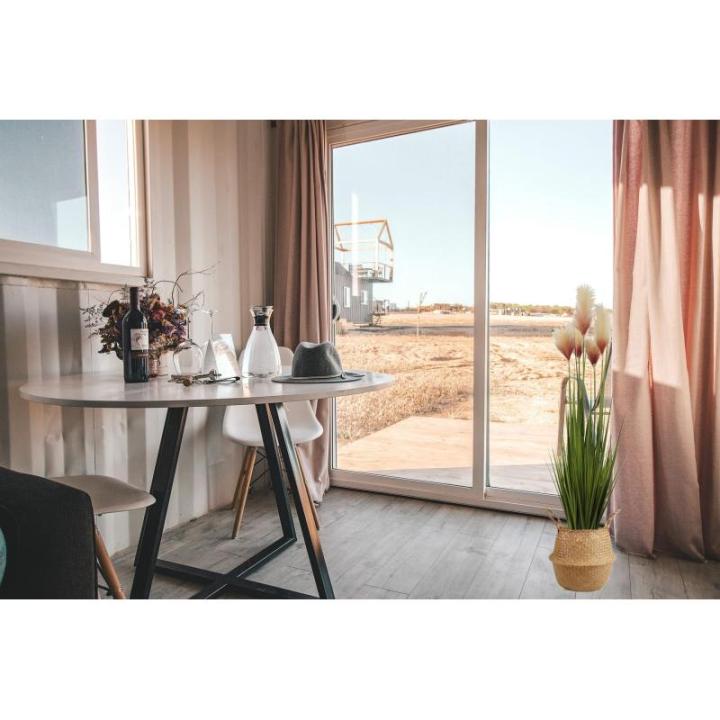 Kunstgras, kunstgras, decoogras, kunstplant, kamerplant, groene plant, kunstmatige plant, decoratie, in zwarte pot, zeer realistisch, groen (136 cm - artikelen. MN-KP-2225)