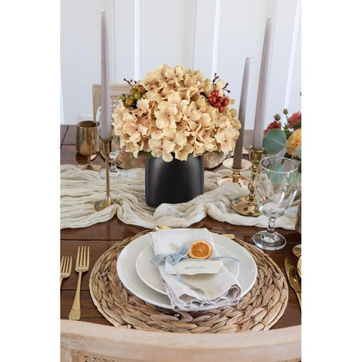 Kunstbloemen als echte kunstmatige hortensia, ivoor, decoratieve bloemen met bessen, in zwarte keramische vaas, bloemstuk voor kantoor, woonkamer, badkamer, herfst, decoratie