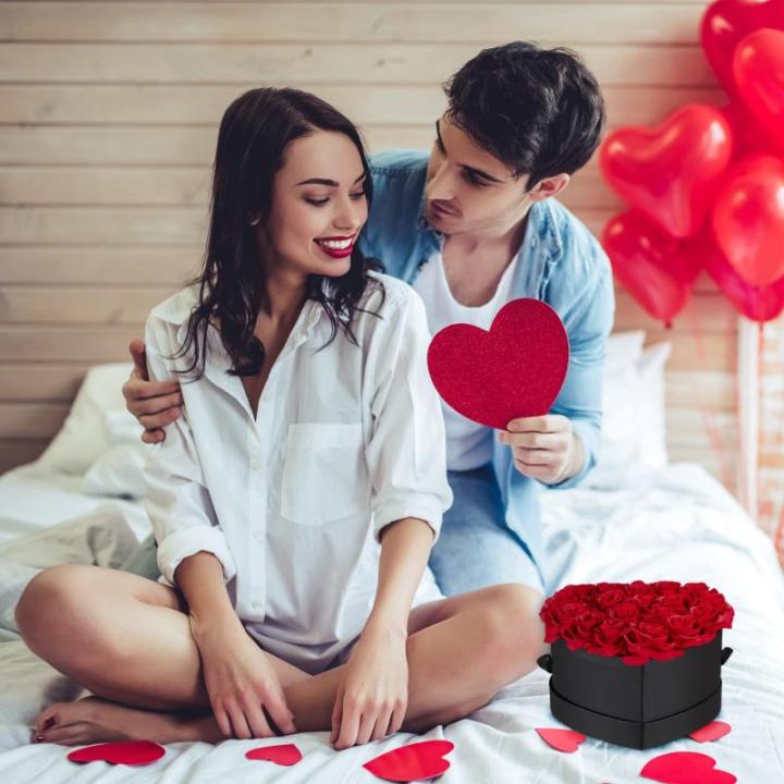 Rozenbox hart, 18 rozen, stevige bloemenbox, zwart, 10 jaar houdbaar, cadeau-idee, decoratieve bloemenbox, rood, 13 x 21 x 19 cm
