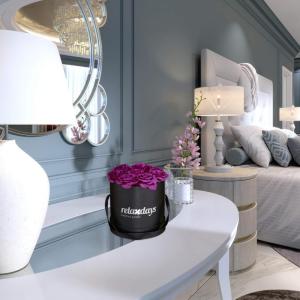 Rozenbox rond, 8 rozen, stevige bloemendoos zwart, 10 jaar houdbaar, cadeau-idee, decoratieve bloemenbox, paars, 17 x 17 x 17 cm