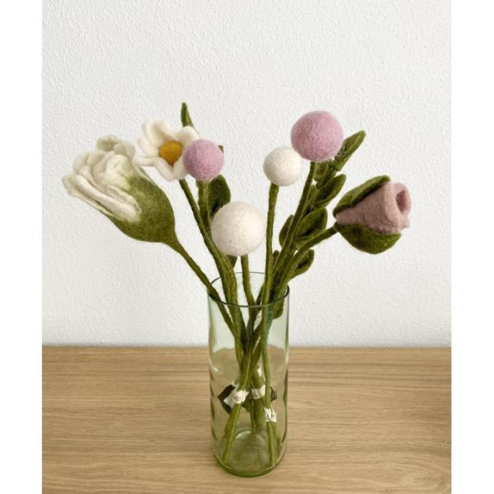 9 vilten bloemen, kleine bloemengroet, boeket, Fair Trade, handgemaakt (wit-roze)