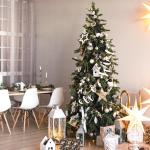 Weihnachtsbaum Slim aus realistischem PVC, ideal für kleine Räume, von höchster Qualität, 714 dichte Zweige und Stabiler Boden, Elegantes Design für Klassische Weihnachtsdekor