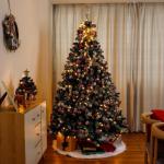 Kunstkerstboom met verlichting, witte sneeuw, led-dennenboom voor kerstdecoratie, 210 cm