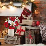 , kerstster, , Kerstmis, rode bessen, kerstdecoratie, zijden bloemen, roos voor Kerstmis, feesten