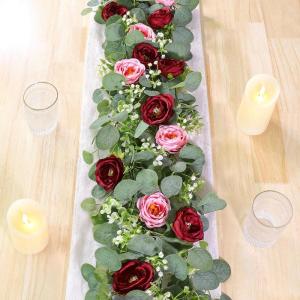 Künstliche Eukalyptus-Blumengirlande mit rot-rosa Rosen, Kunstpflanzen, Seide, Blumengirlande, Schleierkraut, Efeu-Ranken für Hochzeit, Zuhause, Weihnachten, Party, Tischläufer,