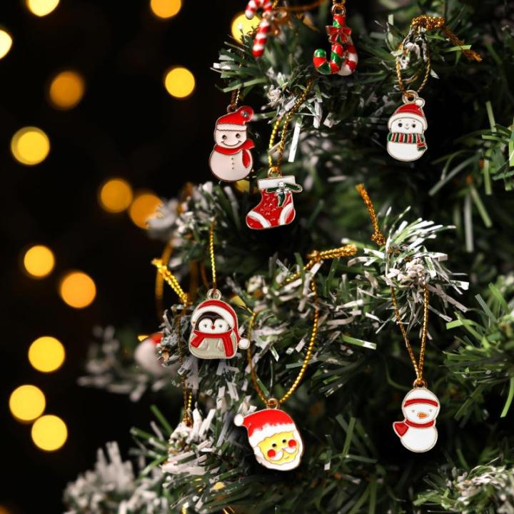 72 Pak Hangende Miniatuur Kerst Ornamenten - Mini Metalen Xmas Figuren voor DIY Hobby & Kerstboom Decoratie - Bevat Sneeuwpop, Kerstman, Bellen, Sneeuwvlokken en Meer