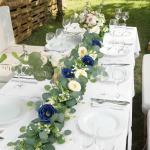 Künstliche Eukalyptus-Blumengirlande mit blau-weißen Rosen, Kunstpflanzen, Seide, Blumengirlande, Schleierkraut, Efeu-Ranken, für Hochzeitsdekoration, Zuhause, Party, Tischläuf