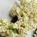 Künstliche Kränze und Girlanden