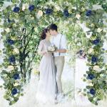 Künstliche Eukalyptus-Blumengirlande mit blau-weißen Rosen, Kunstpflanzen, Seide, Blumengirlande, Schleierkraut, Efeu-Ranken für Hochzeit, Zuhause, Weihnachten, Party, Tischläu