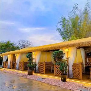 Künstliches Strohdach, Künstliches Strohschuppendach, Künstliche Palmgras Rolle, Synthetisches Palmenstroh, Synthetisches Strohgrasdach, Falsches Stroh Für Garten Terrasse Pavi