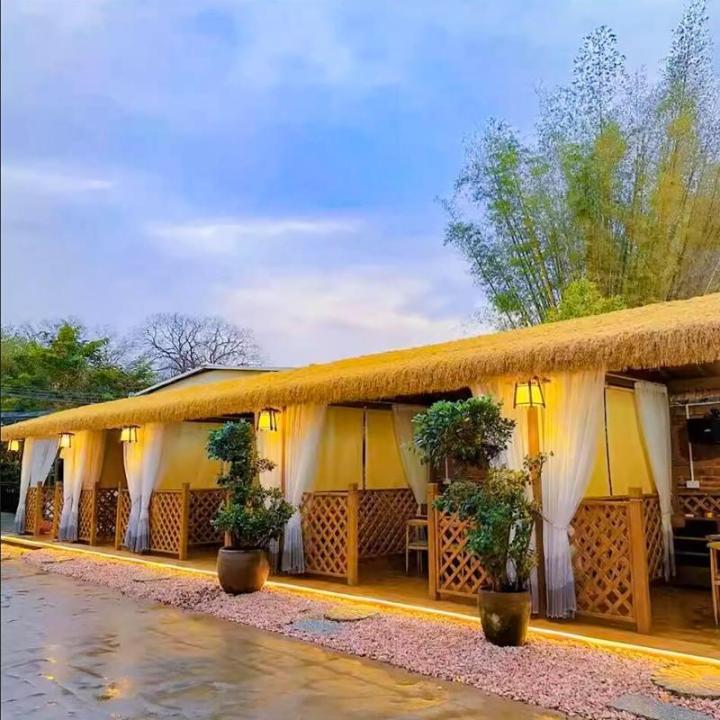 Künstliches Strohdach, Künstliches Strohschuppendach, Künstliche Palmgras Rolle, Synthetisches Palmenstroh, Synthetisches Strohgrasdach, Falsches Stroh Für Garten Terrasse Pavi