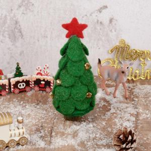 Mini-kerstboom, 17 cm, vilt met houten basis, kunstkerstversiering, miniatuur, dennenboom, tafeldecoratie, kleine kerstversiering, decoratie, geschenken, kerstdecoratie om te knuts