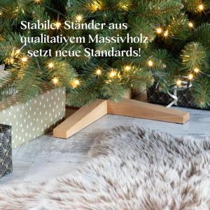 FT14/FT15 Normanntanne Kunstkerstboom, groene stam, gemaakt van PVC, inclusief houten standaard, 180cm