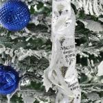 Künstlicher, vordekorierter, beleuchteter Pop-up-Weihnachtsbaum mit hängenden Kugeln für Weihnachtsdekoration (Blau und Weiß), 1,8 m