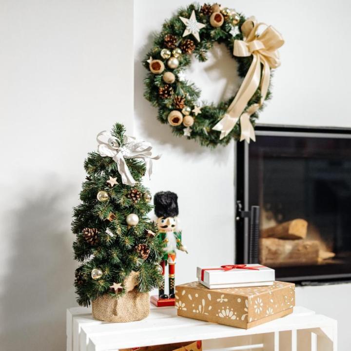 Kunstmatige Xmas Tree Gedecoreerd Taupe | Afmeting 40 cm | Kleine Kegel | voor Tafel Bureau | Binnen Buiten | Decoratie Cadeau
