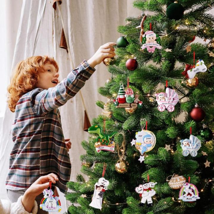 Gepersonaliseerde kersthangers met naam Baby's eerste Kerstmis - 2023 kunsthars kerstboomversiering, gepersonaliseerde , cadeaus voor baby's, zoons, kleinkinderen kinderwagen