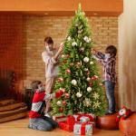 Kunstkerstboom, 210 cm, van PE en pvc, met stabiele houten standaard, realistische dennenboom, kunstkerstboom met ledverlichting voor feestelijke decoratie, snel op te bouwen, klap