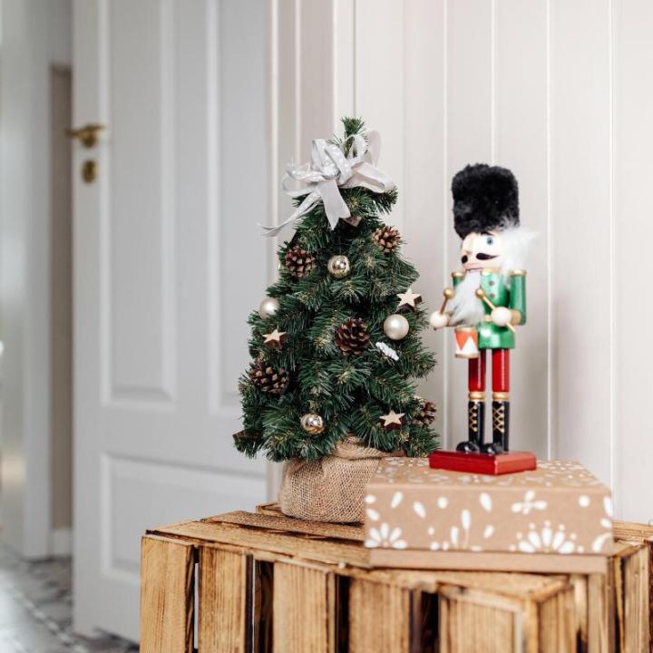 Kunstmatige Xmas Tree Gedecoreerd Goudkleur | Afmeting 40 cm | Kleine Kegel | voor Tafel Bureau | Binnen Buiten | Decoratie Cadeau