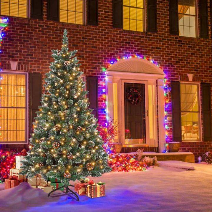 Kunstkerstboom met verlichting, 210 cm, led-kerstbomen, dennenboom, decoratieve boom met lichtketting en standaard, kerstdecoratie, groen pvc met sneeuweffect en dennenappels