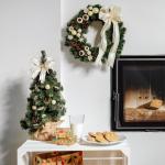 Kerstboom, gedecoreerd, crèmekleurig, hoogte 40 cm, kleine kunstkerstboom, mini-dennenboom, voor tafel, bureau, kantoor, binnen en buiten, kerstdecoratie, cadeau