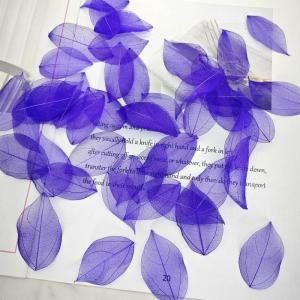 50 stuks kunstbladeren, decoratie, kunstbladeren, slinger, knutselen, droge bladeren, gedroogde bladeren, gebruikt voor doe-het-zelf handwerk, scrapbook, kaarten maken (paars)