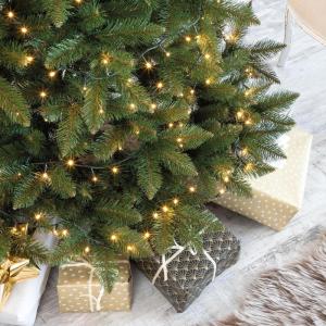 FT14/FT15 Normanntanne Kunstkerstboom, groene stam, gemaakt van PVC, inclusief houten standaard, 220cm
