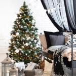 Kunstkerstboom, 220 cm, grenen met houten standaard, dennenboom, kunstkerstboom met natuurlijk wit besneeuwd, made in EU