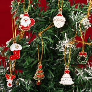 50 Pak Miniatuur Kerstboom Ornamenten - Mini Metalen Xmas Figuren voor DIY Hobby & Kerstboom Decoratie - Kerstman, Sneeuwman, Bellen, Sneeuwvlokken en Meer