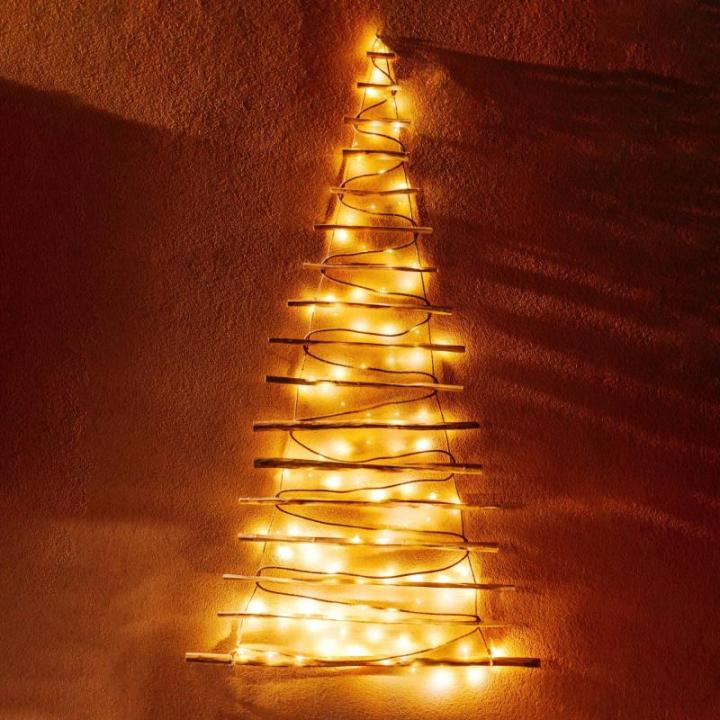 Handgemaakte kerstboom 205 cm hoog, van hazelnoothout, decoratieve hanger, met 10 m ledverlichting, houten platen verbonden met een jute touw met een dikte van 6 mm