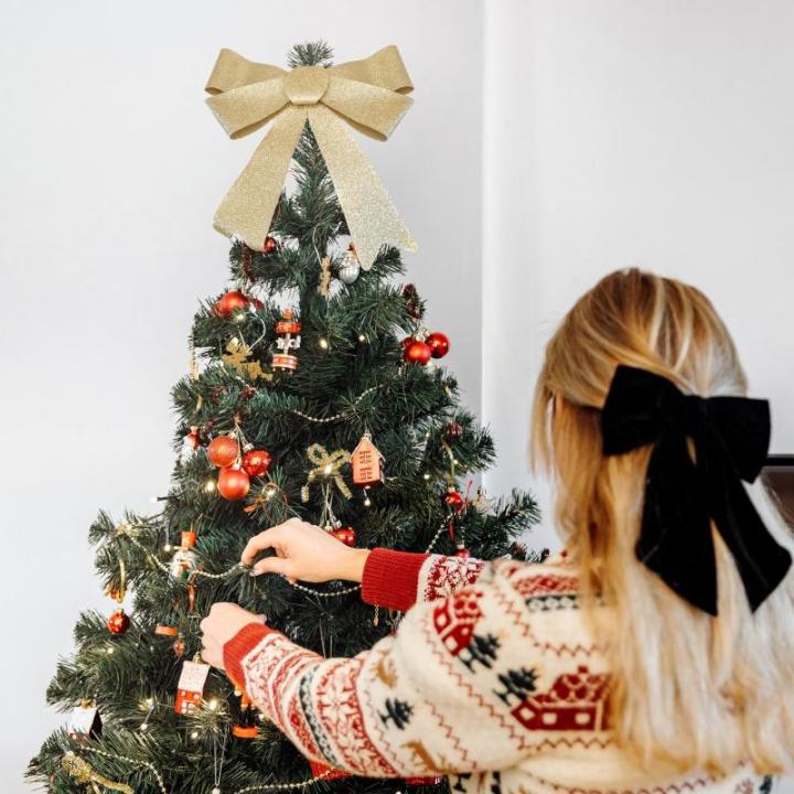 Realistische Kunstmatige Kerstboom Fir Xmas Tree | Afmeting: 150 cm | Feestdagdecor | Diepgroene Dichte Takken Stabiele Stand | Binnen & Buiten